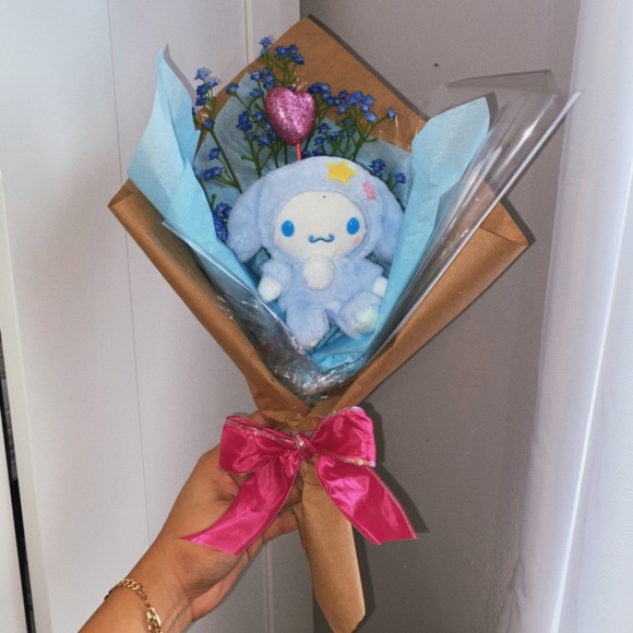 Sanrio plushy bouquets - Picture 3 of 3
